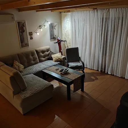 Villa Nad Jeziorem - Mira Zarzecze (Silesia)