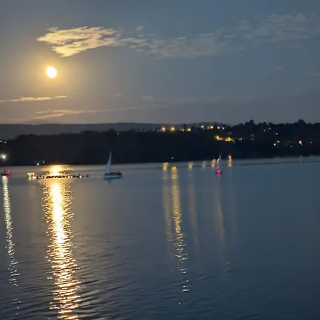 Villa Nad Jeziorem - Mira