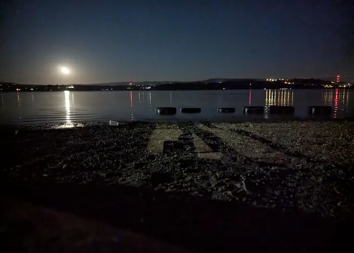 Villa Nad Jeziorem - Mira *